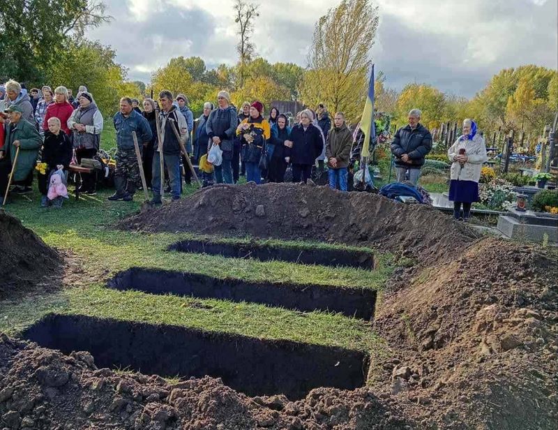 На Вінниччині попрощалися з матір’ю, її донькою та онукою, яких вбила Росія