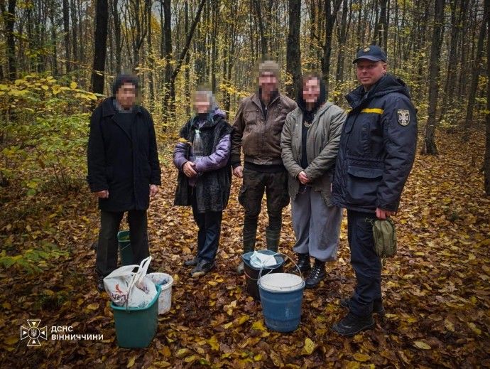 На Вінниччині рятувальники розшукали заблукалих грибників
