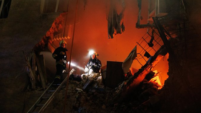 Внаслідок удару ворожого дрона по Вінниці травмовано 6 людей (оновлено)