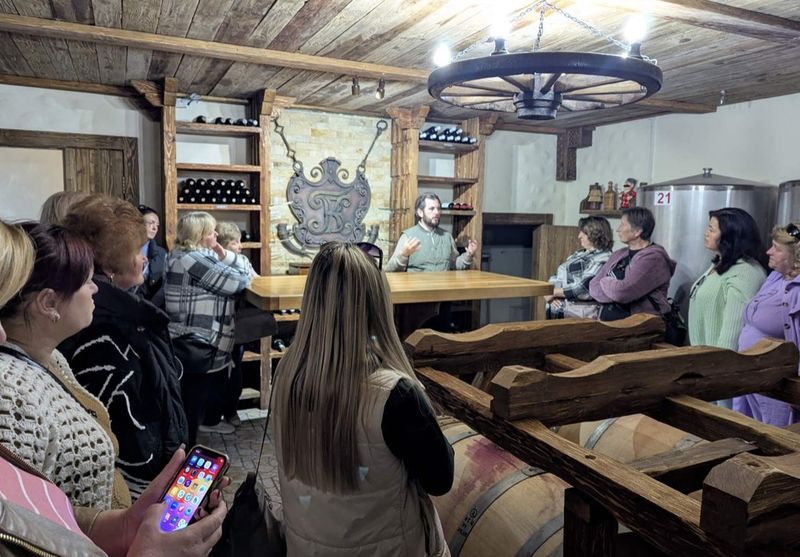 Екскурсію до винного дому Гігінеішвілі організували для рідних загиблих та зниклих безвісти у Калинівській громаді