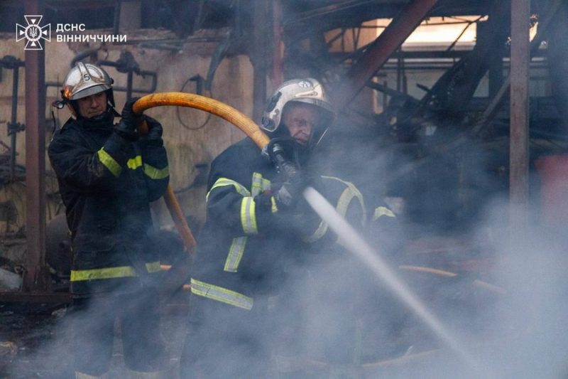 Після нічної ворожої атаки на Вінниччині є руйнування критичної інфраструктури