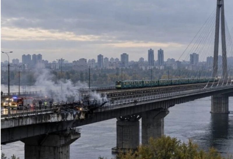 NYT: через удари по мостах Київ може зіткнутися з логістичним кошмаром