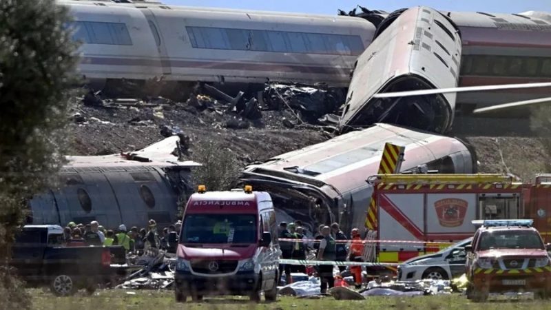Страшна аварія на залізниці в Іспанії забрала 68 життів