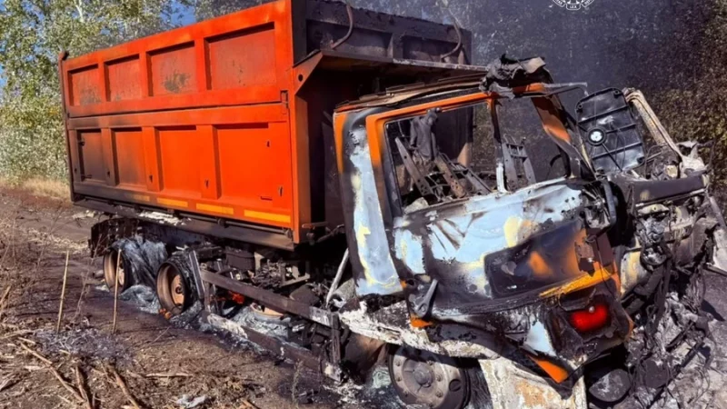 Росіяни вдарили дроном по вантажівці на Харківщині – водій загинув