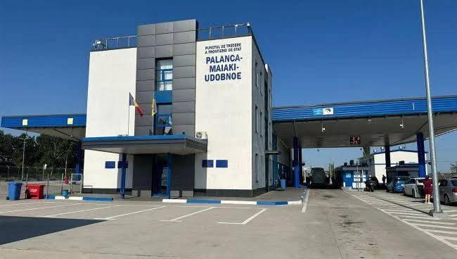 Російський снаряд влучив у пасажирський автобус та диспетчерську будку на прикордонному пункті