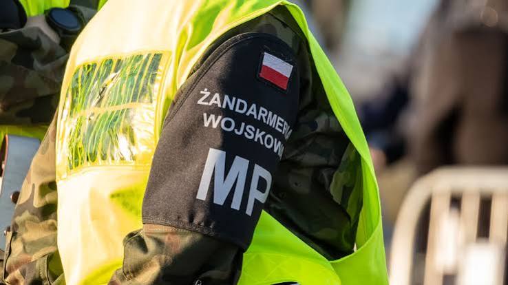 У штабі військової поліції Польщі відкрили підозрілу посилку: троє людей потрапили до лікарні