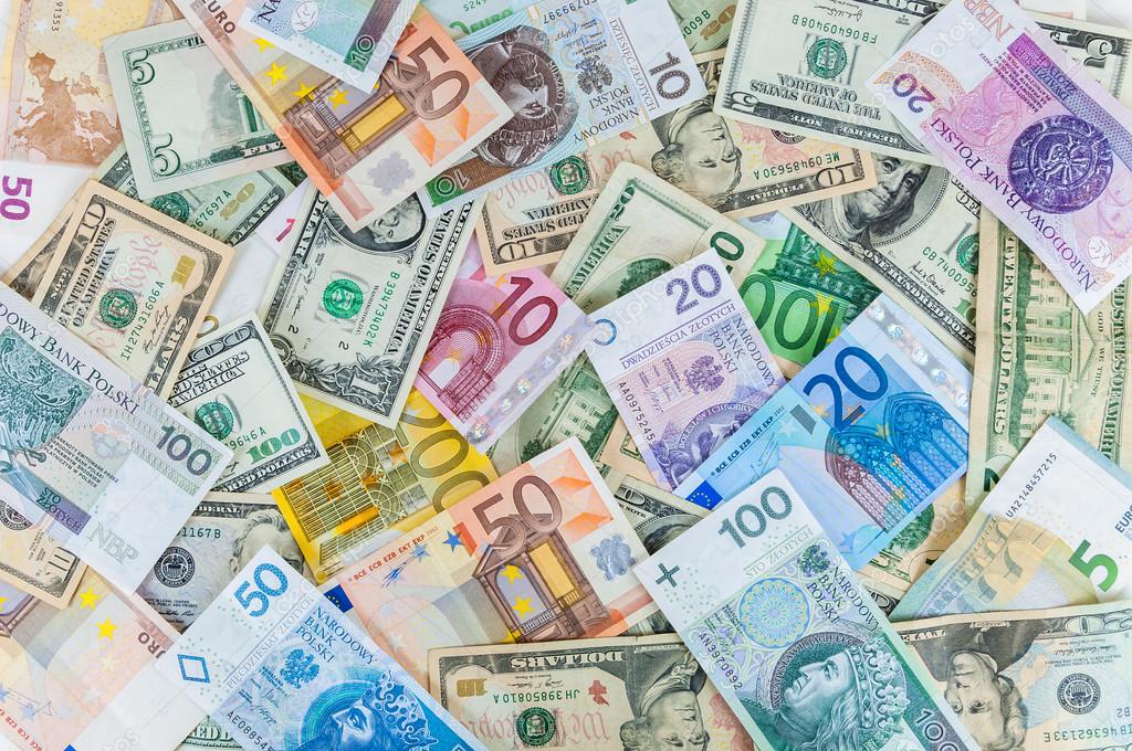 Курс валют на 12 жовтня: долар та євро дорожчають