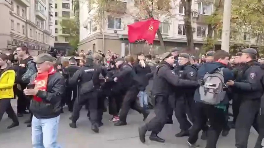 У Москві пройшов мітинг під гаслом “Геть царя!”