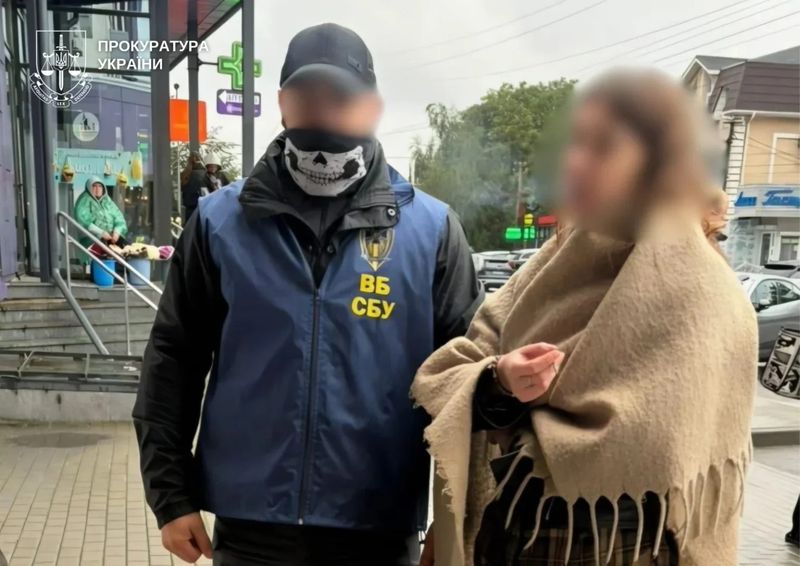 За $14 500 адвокатку обіцяла сприяти ухиленню від мобілізації